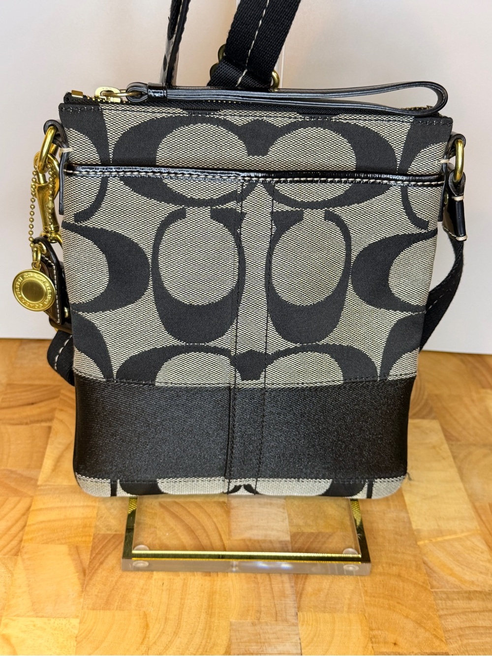 Coach Signature Swing Pack Crossbody Bag - Authenticated